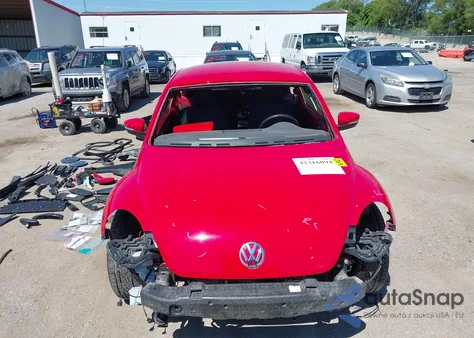 2015 Volkswagen Beetle 1.8T z USA, uszkodzony, nr VIN 3VWJ07AT5FM637684